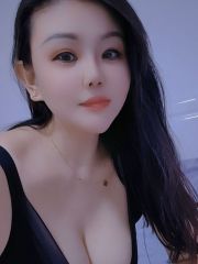 丰臀巨乳诱人少妇