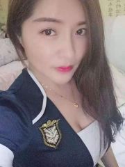 白云风骚制服少妇